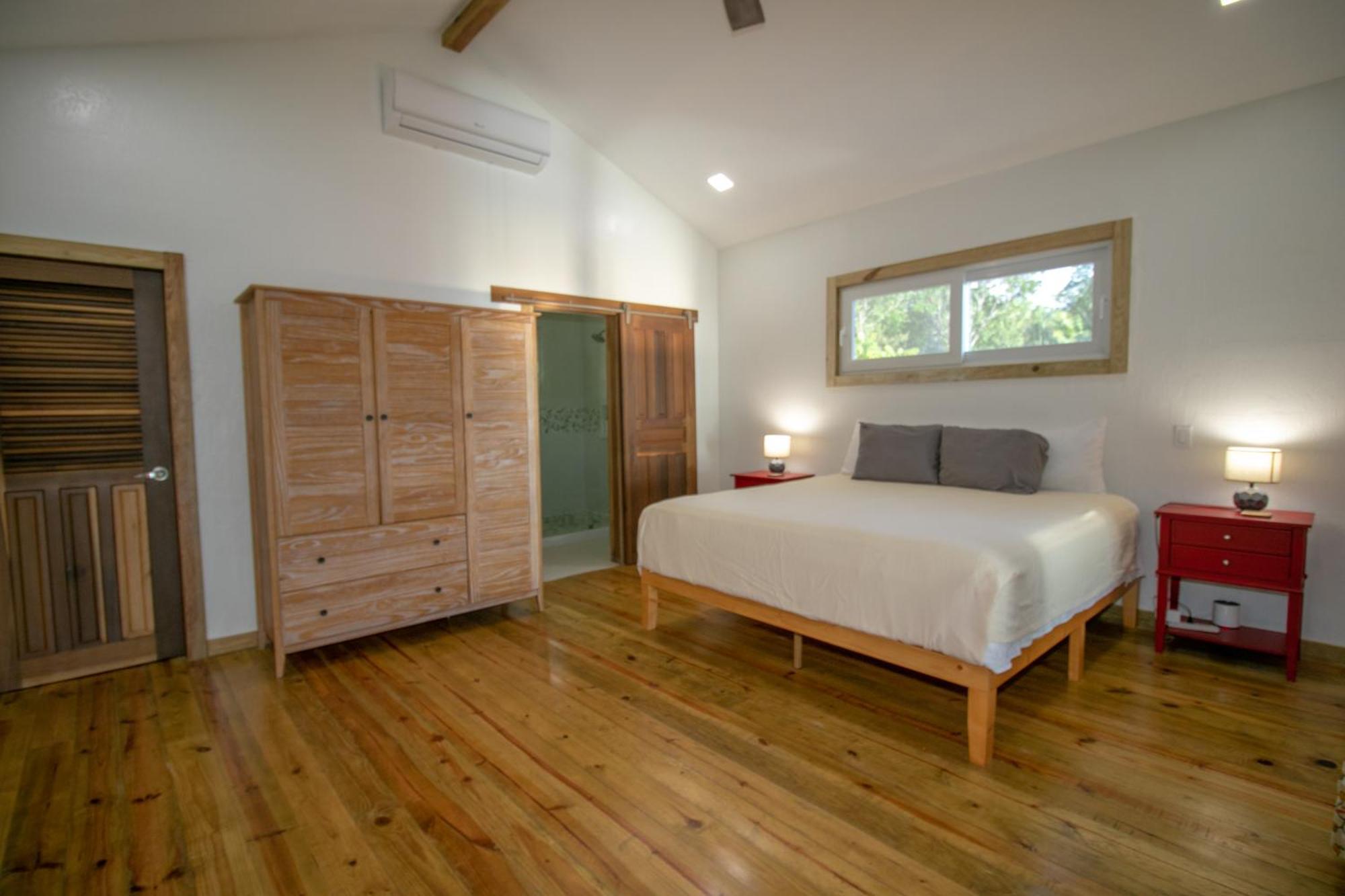 Luna Beach Luxury Boutique Beach Front Resort Jobs Bight Exterior photo